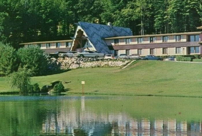 Boynehof Lodge - Old Postcard Photo